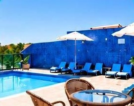 Piscina do hotel